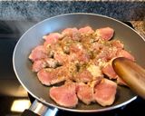 Foto del paso 2 de la receta: Pollo salteado al vino blanco