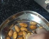 A picture of step 2 of Oats Maggi Custard Kheer.
