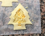 Foto del paso 2 de la receta: Arbolitos de hojaldre de queso