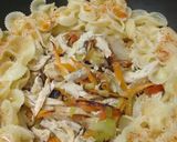 Foto del paso 7 de la receta: Verduras multicolor con pollo y pasta . Fácil y rapidísimo