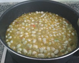 Foto del paso 2 de la receta: Guiso de habas con chorizo blanco