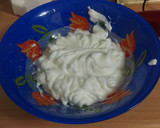 Foto del paso 3 de la receta: Bizcocho de chocolate con helado de vainilla