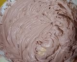 A picture of step 4 of Oreo mousse trifle.