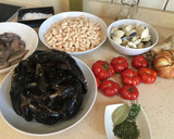 Foto del paso 1 de la receta: Alubias marineras con chipirones