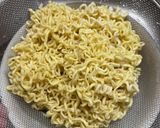 Foto langkah ke 1 dari resep Mie Goreng Kering.