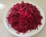 A picture of step 1 of Beetroot chutney.