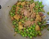 A picture of step 5 of 15-Minute Green Pea Ghugni.