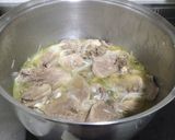 Foto del paso 4 de la receta: Lengua de res encebollada al vino blanco