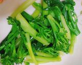Hình bước làm 2 của món Cải bông xào lạp xưởng