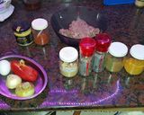 Foto del paso 1 de la receta: Hamburguesa picante a la chapa con papas y huevo frito
