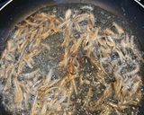 Foto langkah ke 3 dari resep Nasi goreng ikan bilis.