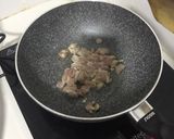 รูปขั้นตอนการทำที่ 3 ของ มาม่าผัดไก่