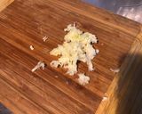Une image de l'étape 3 de Bœuf épicé aux courgettes, oignons et persil.
