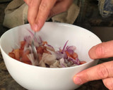 Foto del paso 3 de la receta: Ceviche de mero con leche de chufa y lima