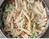 A picture of step 13 of White Sauce Pasta.