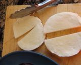 Foto del paso 1 de la receta Bocadillo de queso frito y mermelada, con jamón ibérico