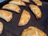 Empanaditas de chiverre, piña, o dulce de leche con masa 3 2 1