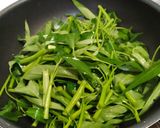Foto langkah ke 3 dari resep Tumis Kangkung.