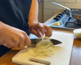 A picture of step 1 of Katsudon.