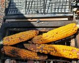 Une image de l'étape 2 de Épis de maïs grillés à la braise 🌽.