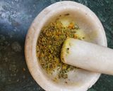 A picture of step 2 of Fennel, Ginger & Turmeric Tea.