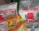 Foto langkah ke 1 dari resep Bongko Khas Pontianak.