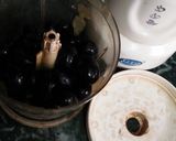 A picture of step 2 of Badam Pisin Grapes Sorbet.