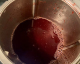 Foto del paso 4 de la receta: Licor de Frutos Rojos (Thermomix)