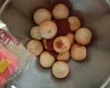 Foto langkah ke 6 dari resep Chapssal Korean Donuts.
