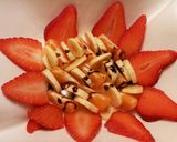 Foto del paso 4 de la receta Cocktail de fresas y frutas con nata