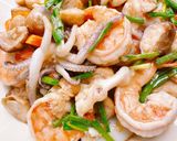 รูปขั้นตอนการทำที่ 1 ของ เห็ดผัดน้ำมันหอย VIP 🦐 🦑 🍄Stir mushroom seafood