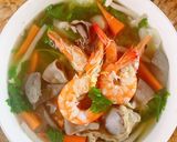 A picture of step 4 of Hu Tieu Thap Cam (Vietnamese Mixed Noodle Soup).