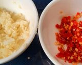 Hình bước làm 2 của món Bánh ướt lòng gà