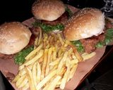 A picture of step 3 of Zinger burger.