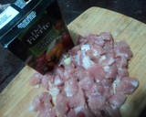 Foto del paso 1 de la receta: Carne de cerdo al jugo de jitomate y chile de árbol el mentidero las Correas