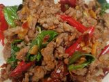กะเพราหมูสับ ไข่ดาว ไร้น้ำมันแห้งๆ จัดจ้าน