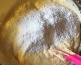 Foto langkah ke 4 dari resep Classic Marble Cake.