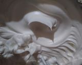 Foto del paso 7 de la receta: Macarons base de merengue italiano con ganache de chocolate