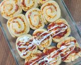 Foto langkah ke 9 dari resep Sucuk & Cheese Rolls (Roti Pizza Gulung).
