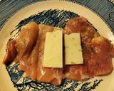 Foto del paso 2 de la receta: Pollo relleno empanizado🌺 (en piezas)