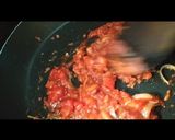 Foto langkah ke 5 dari resep Spinach Fettuccine with homemade bolognese sauce.