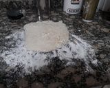 Foto del paso 2 de la receta: Pan sin amasar (no knead bread) cocinado en el horno en cacerola de hierro