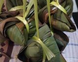 Foto langkah ke 3 dari resep Bacang Ketan Isi Ayam.