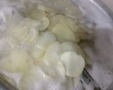 A picture of step 2 of Aloo chips.
