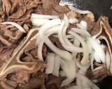 Foto del paso 5 de la receta: Sopa de fideo y bistec en salsa