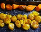 Foto del paso 3 de la receta: Filet de merluza con papines y boniato