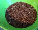 Une image de l'étape 1 de Riz rouge aux herbes.