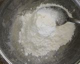 Foto langkah ke 2 dari resep Bolu susu ekonomis tanpa mixer.