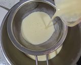 A picture of step 1 of Mango pancake.