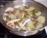 Foto del paso 9 de la receta: Filetes de merluza con patatas de vicio